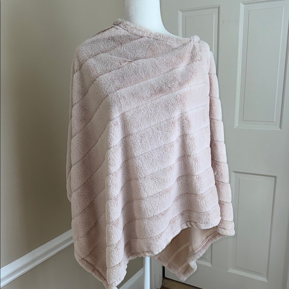 Soft CreamColored Faux Fur Poncho